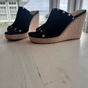 New Marc Fisher Black and Tan Wedge Sandals